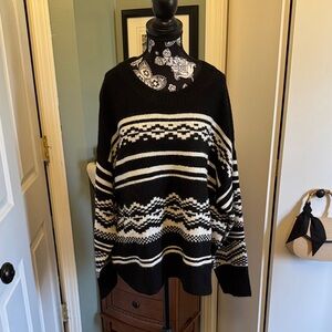 Old Navy Black & Cream Geometric Crewneck Sweater